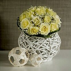 WHITE ROSES WEDDING ARRANGEMENT