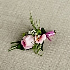 ROSE & ALSTROEMERIA GROOM BUTTONHOLE