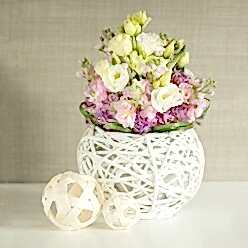 LISIANTHUS & ANEMONE WEDDING ARRANGEMENT